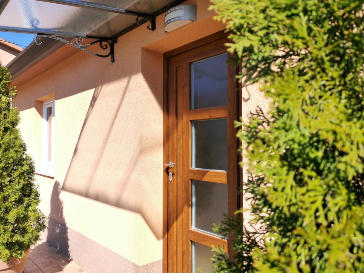 Holiday House Nela Лабин Экстерьер фото