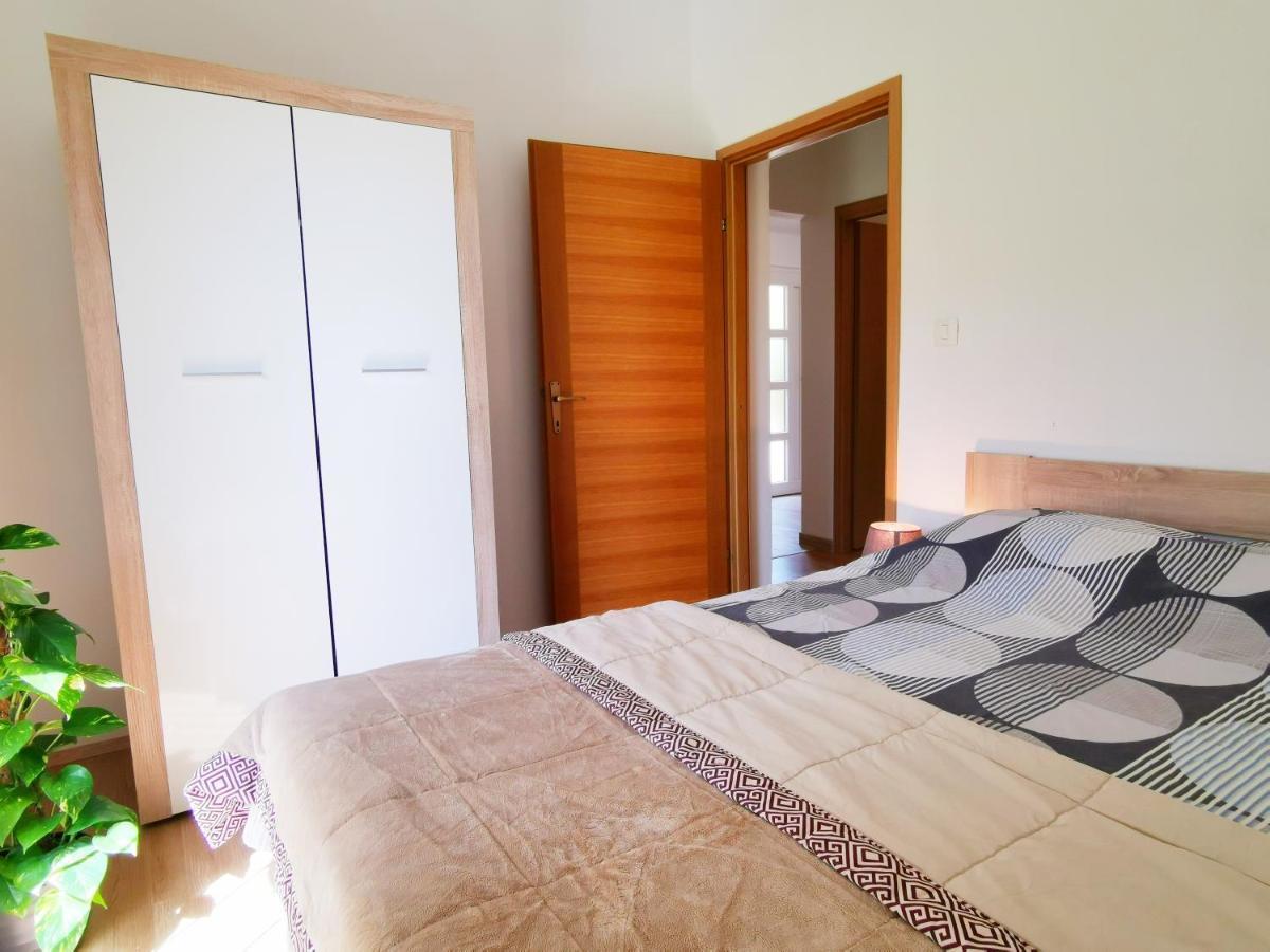 Holiday House Nela Лабин Экстерьер фото