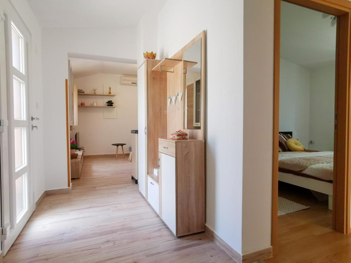 Holiday House Nela Лабин Экстерьер фото